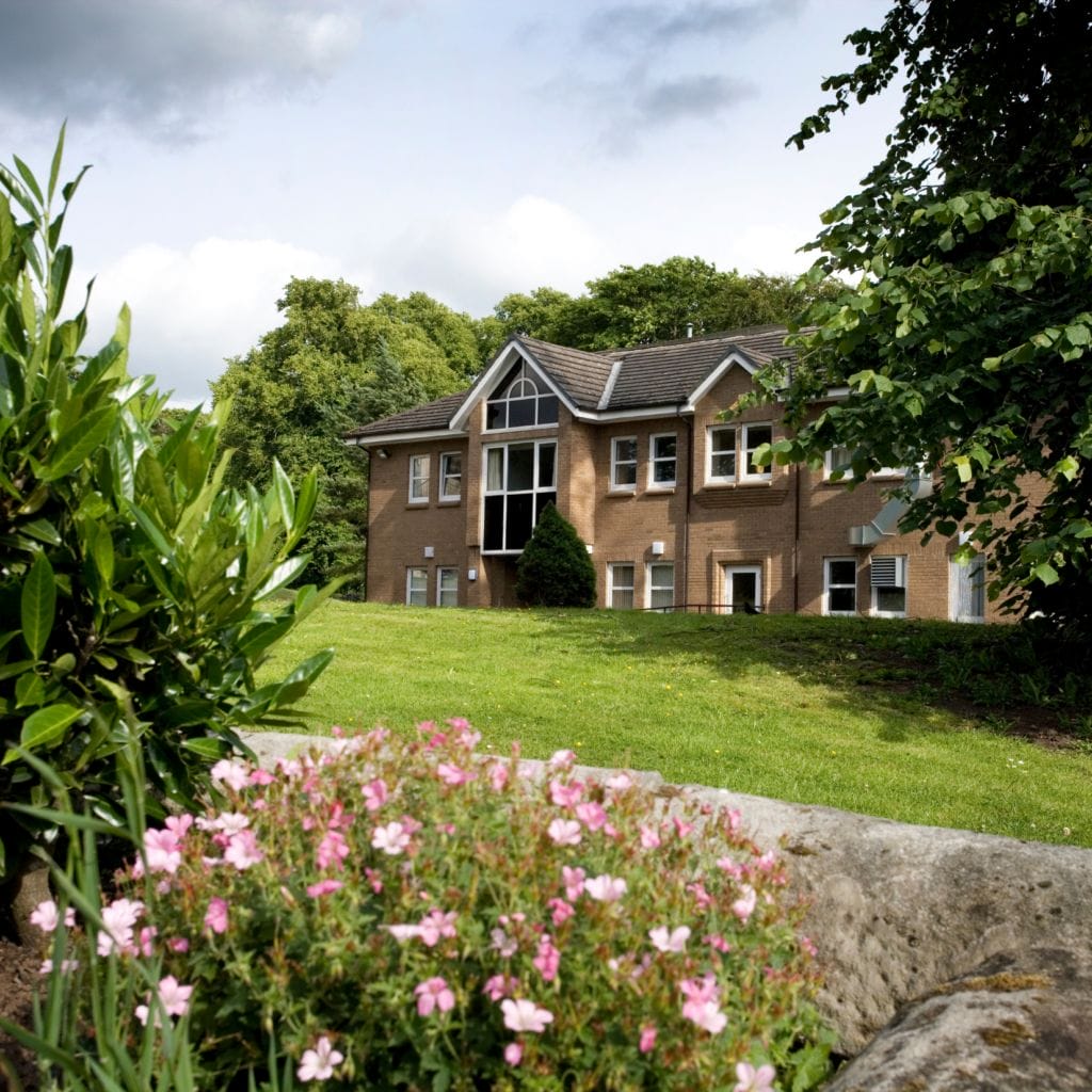 Picture of Murdostoun building and gardens.